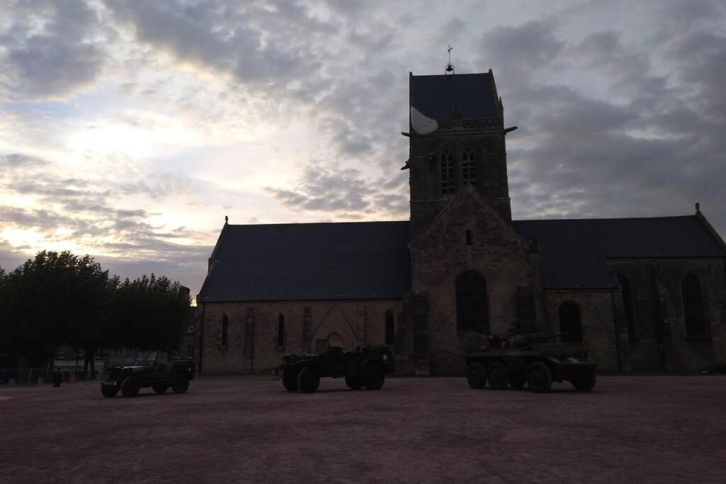 Gite** De Pauline A Sainte Mere Eglise Buitenkant foto